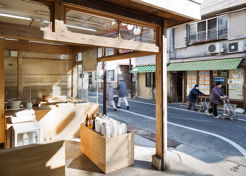 OKOMEYA-rice-shop-by-Schemata-Architects_dezeen_784_3