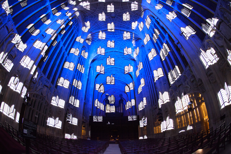 miguel-chevaliers-immersive-projections-at-kings-college-chapel-in-cambridge-4