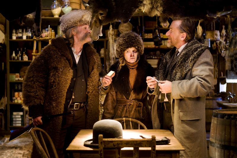 (L-R) KURT RUSSELL, JENNIFER JASON LEIGH and TIM ROTH star in THE HATEFUL EIGHT Photo: Andrew Cooper, SMPSP © 2015 The Weinstein Company. All Rights Reserved.