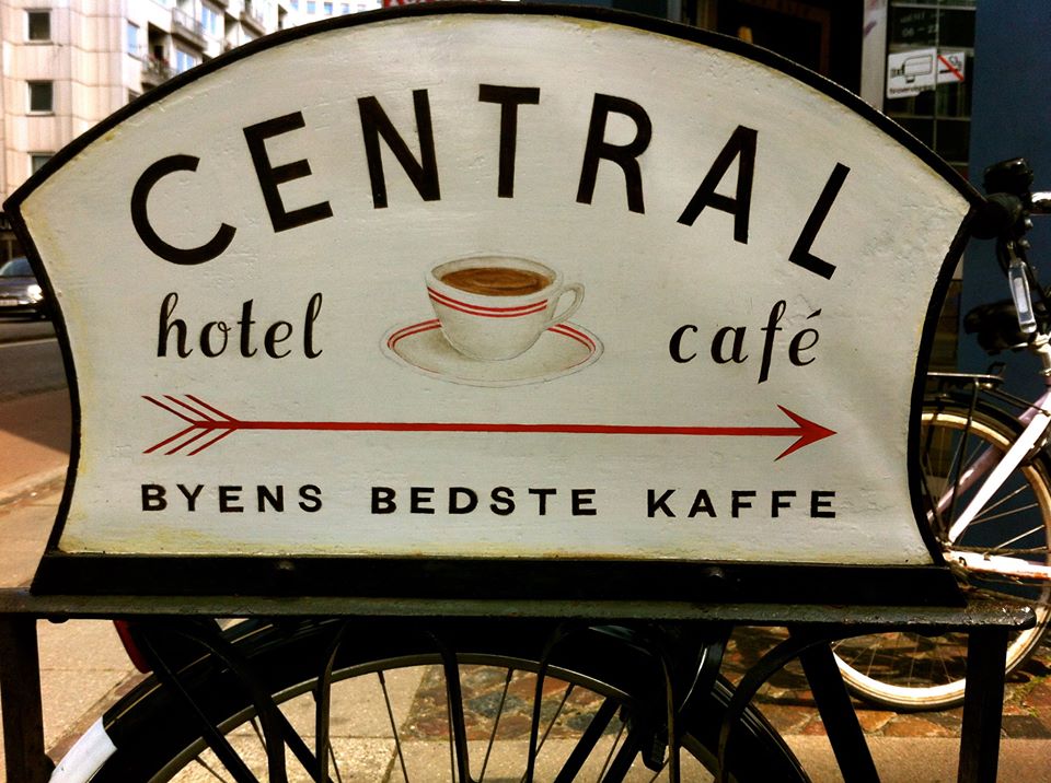 Central Hotel & Café_03