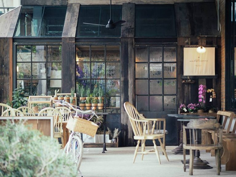 城市秘境迷走，走入滿室花草與咖啡香：曼谷花房咖啡店，Oneday Wallflowers ＆Nana Coffee POLYSH